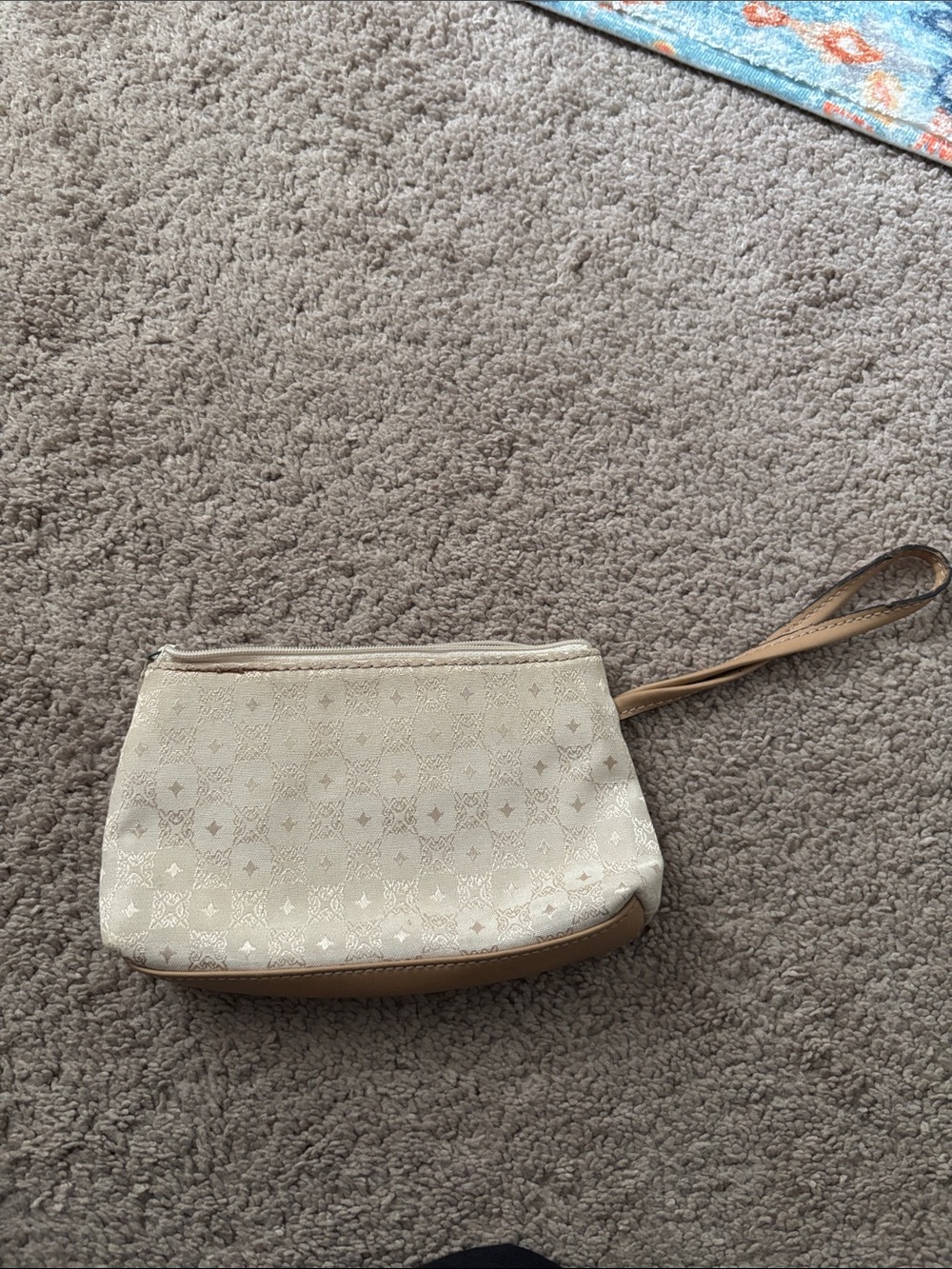 Neutral Patterned Wristlet Clutch - Cream
